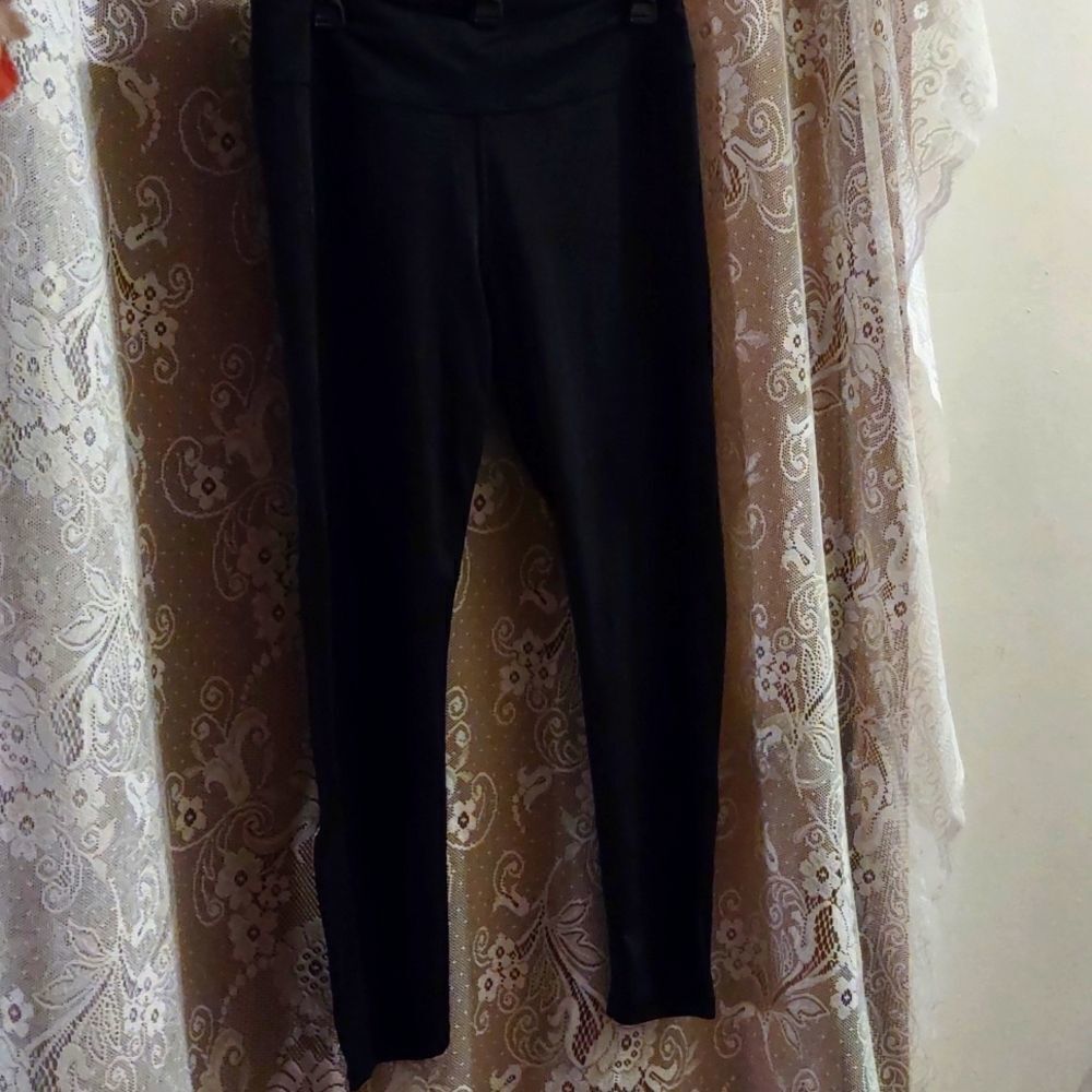 Victoria's Secret Sport Women's Size L Black Crop Athletic Pant Zip Ankle
